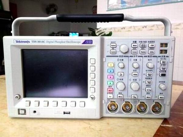   0TDS3014C Tektronix TDS3014C数字荧光示波器