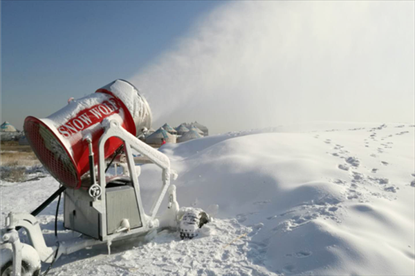 新型智能人工造雪机 滑雪场建设国产大型造雪机