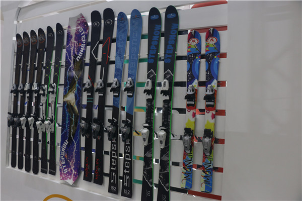 出口滑雪板代加工生产厂家 种类齐全高品质单双板