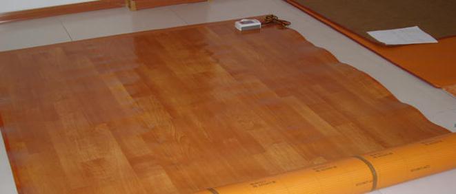 地板革厂家批发 地板革的介绍　.地板革的优点　地板革的缺点