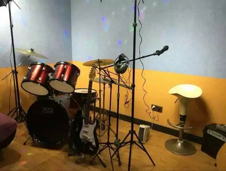 南宁关押室墙面防撞阻燃纤维板