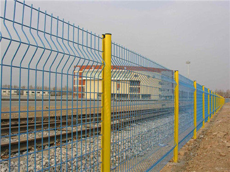 深圳铁路钢板切割网图片 马路两侧隔离栅 道路边框护栏