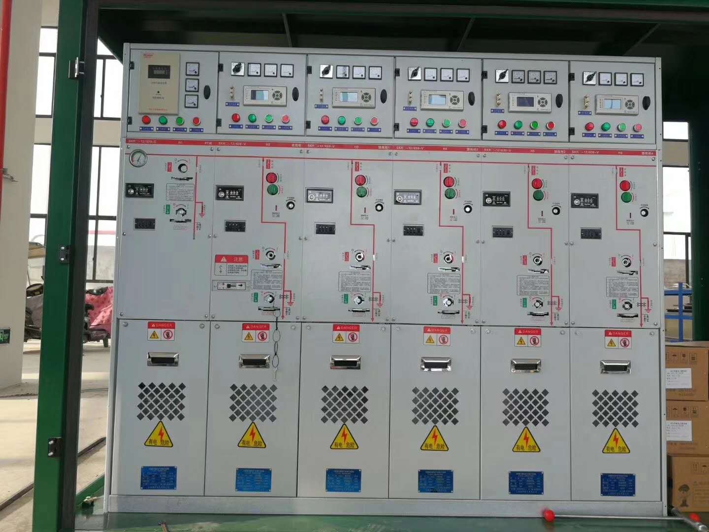 高压一进四出电缆分接箱带开关12KV