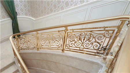 土豪金铝艺楼梯护栏与时尚元素的完美搭配