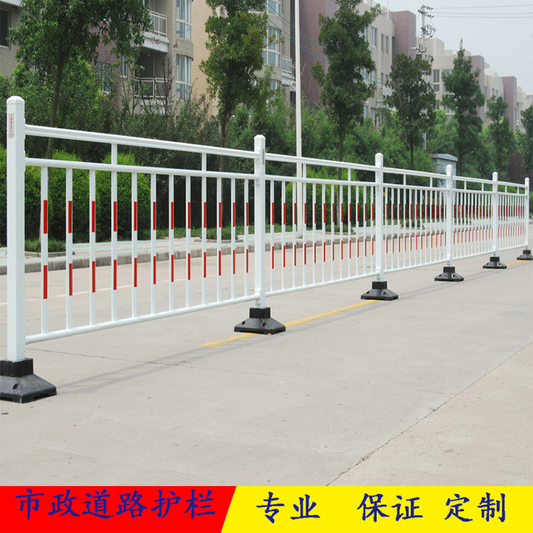 江门厂家直销城市道路护栏 道路车辆分流栏 可定制生产隔离栏