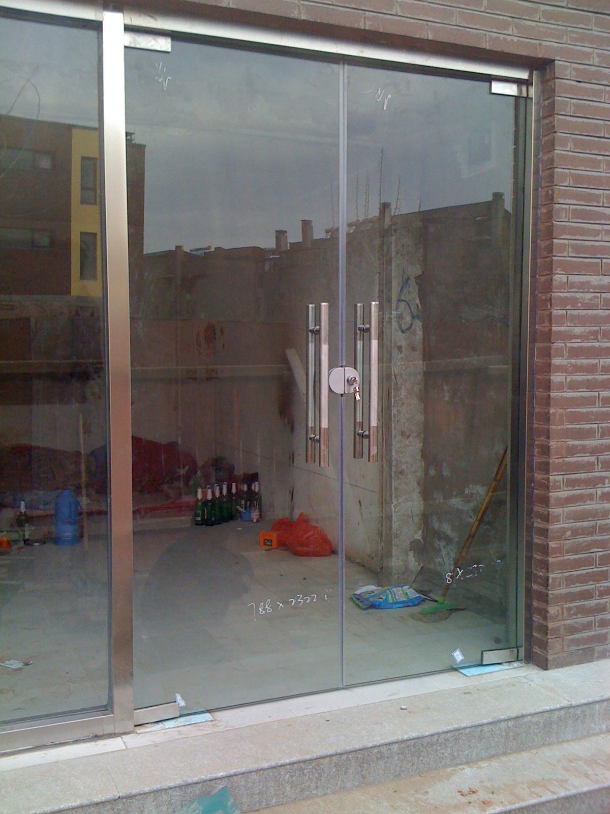 天津河东区安装玻璃门好处