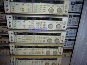 PANASONIC VP-8194A 标准信号发生器 AMFM信号源 VP-8193D