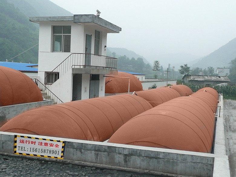 一套猪场红泥沼气袋池成套设备投资成本多少钱