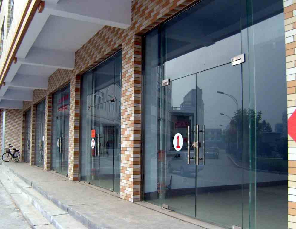 天津南开区安装玻璃门设备完善