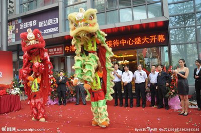 东莞养生生活馆店面开业典礼舞狮队助兴