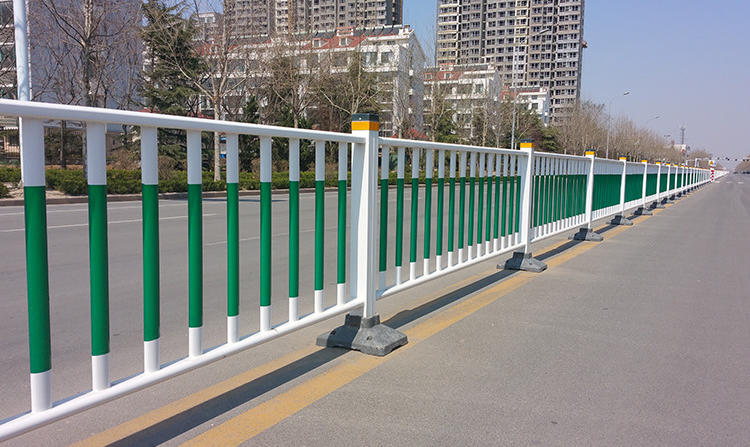 广州岗顶-京式交通护栏,市政交通护栏的厂家