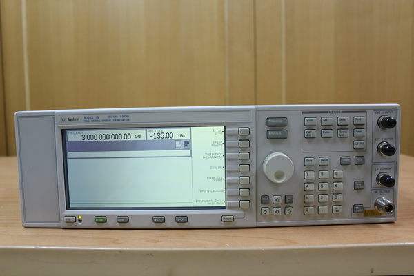 Agilent E4421B ESG-A系列 3G信号发生器250kHz-3GHz 