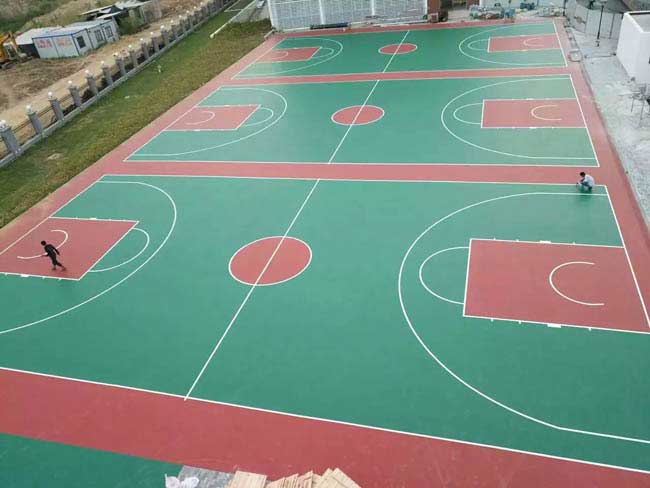 广西篮球场层面施工价钱 塑胶篮球场建造