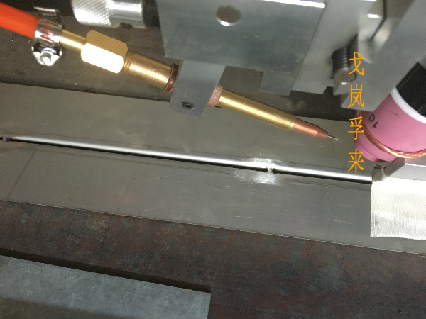 不锈钢板自动焊机戈岚孚来小型直缝焊接机