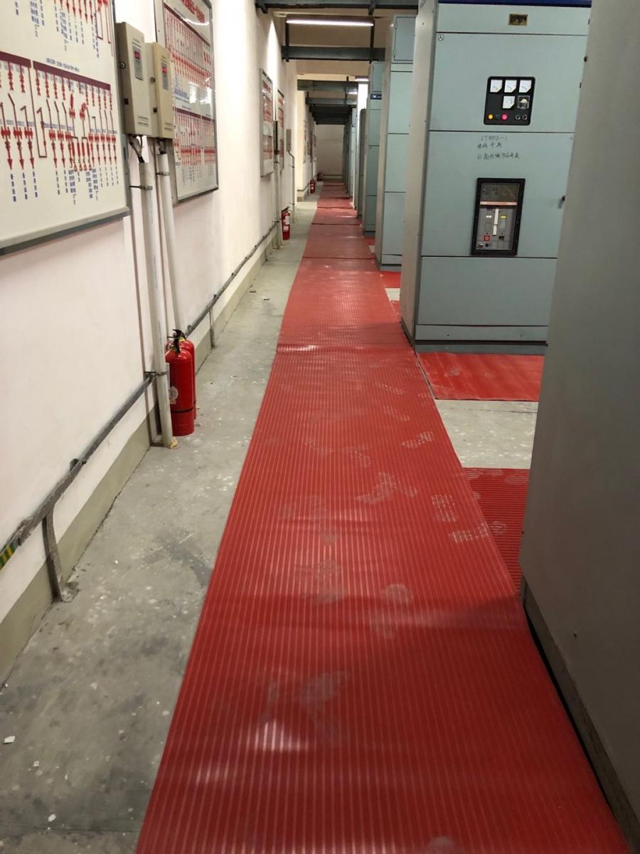 茂名市_红色常规条纹绝缘垫规格，电站绝缘胶板