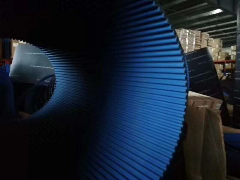 一种GATES盖茨广角带生产用橡胶配料装置的制作方法技术特征