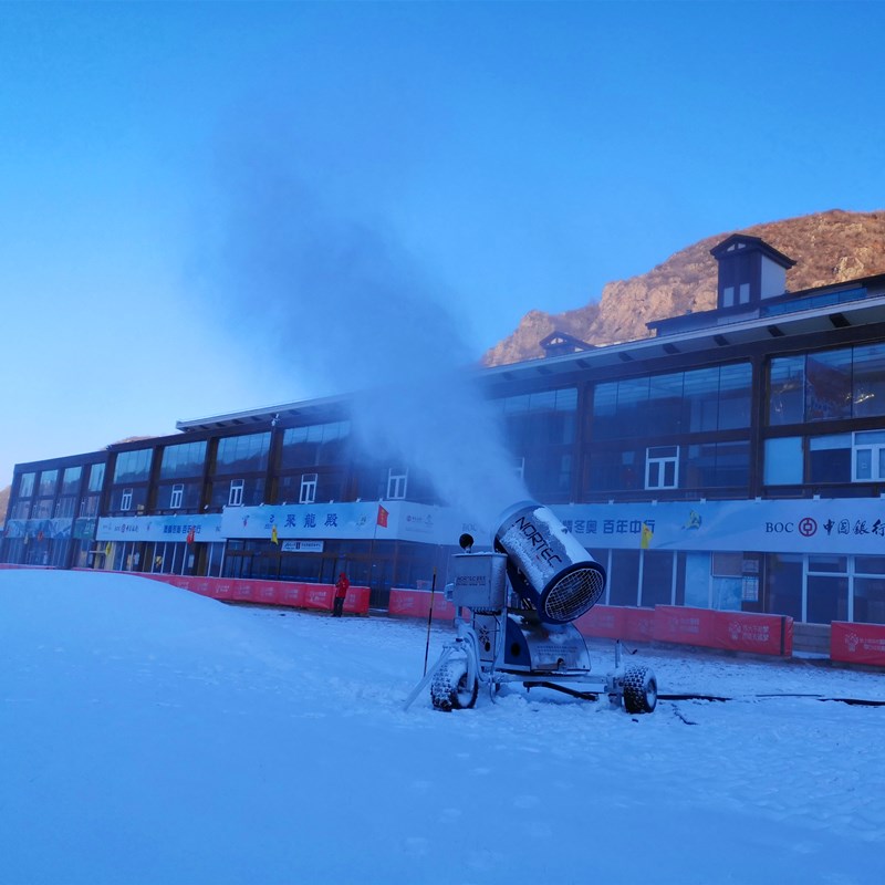 河南人工造雪机源头厂家 雪雕滑雪场炮筒式造雪机价格