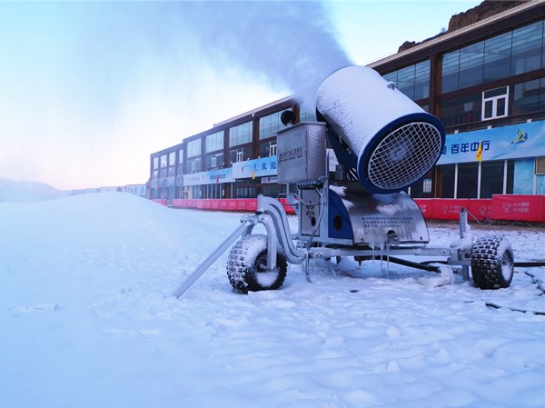 源头高温制雪机厂家 滑雪场小型人工造雪机价格多少钱