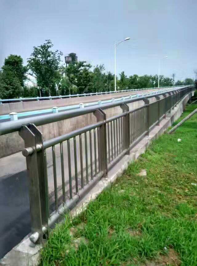 灯光护栏不锈钢304复合管景观河道道路桥梁防护围栏栏杆厂家定制