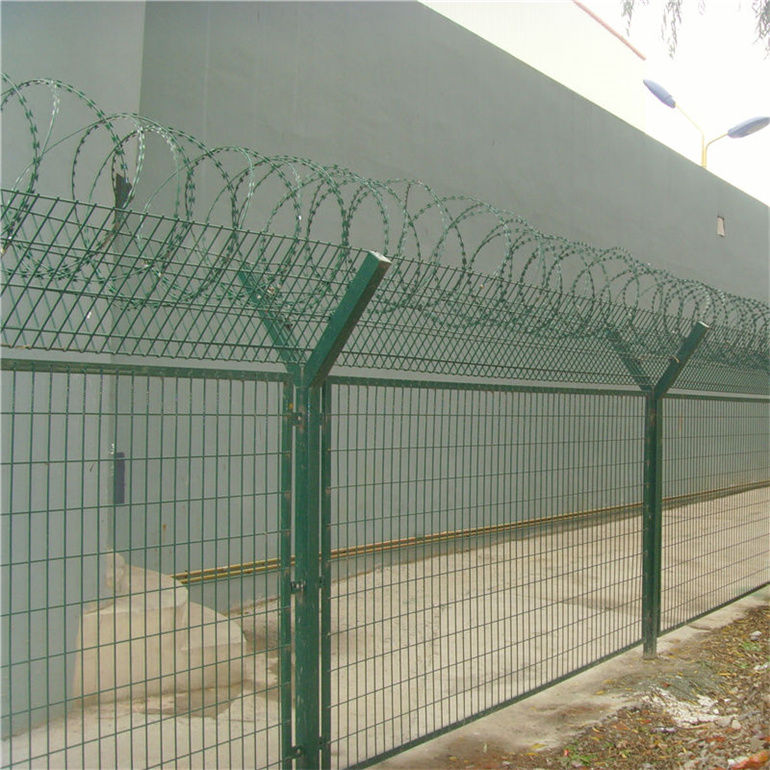 厂家供应铁刺丝机场护栏网隔离栅