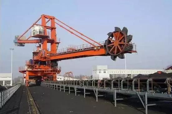 河南卫华斗轮堆取料机 电厂输煤设备 取料专用起重设备生产厂家