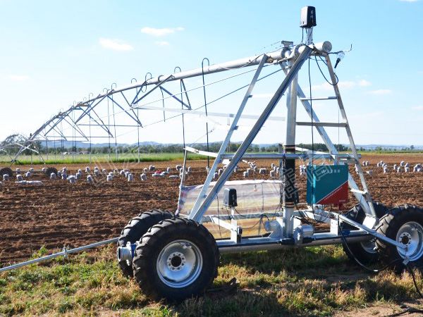 农用平移式喷灌机 农机设备定做