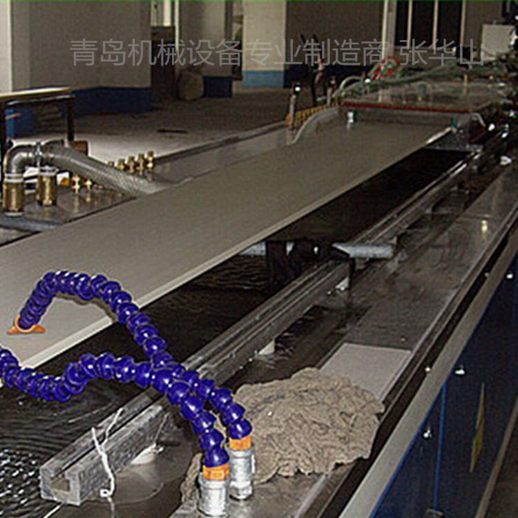 厂家直供PVC装饰扣板设备 吊顶扣板生产线
