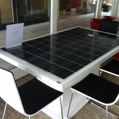 深圳中赛创新款造型定制太阳能桌公园户外必备给手机无线充电户外铁艺桌
