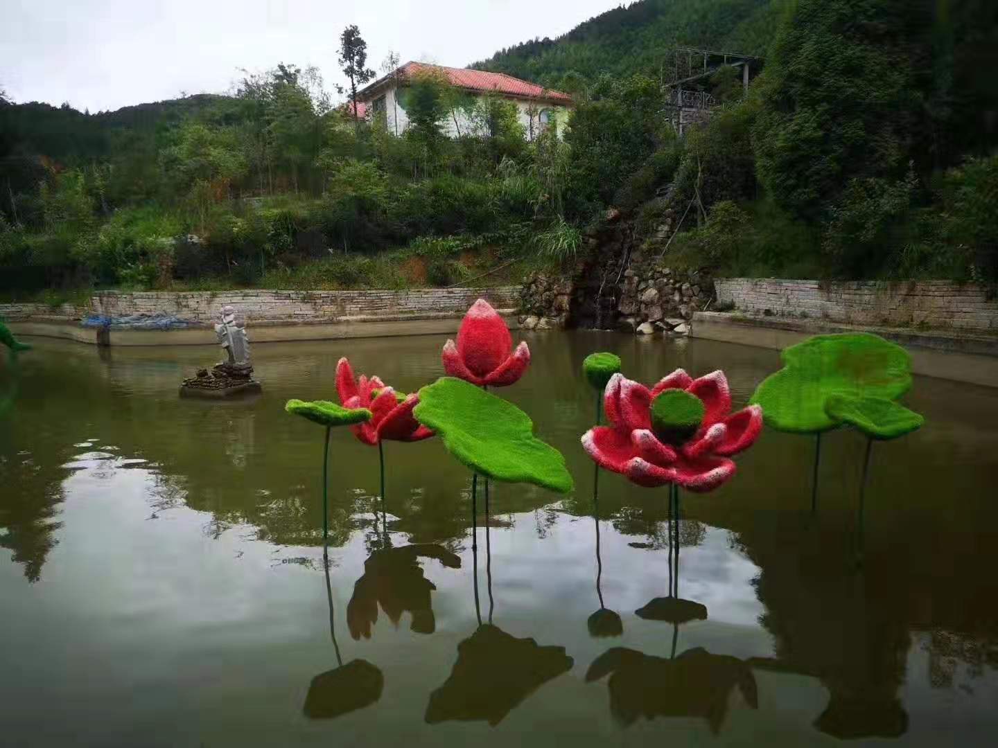 夏日荷花主题绿雕造型-清清凉凉的主题绿雕