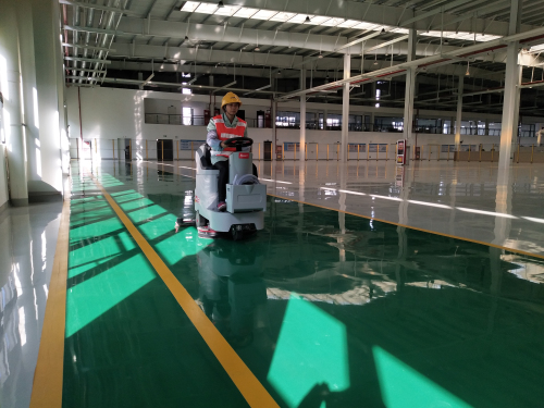 广西驾驶式洗地机是工厂保洁的优势选择