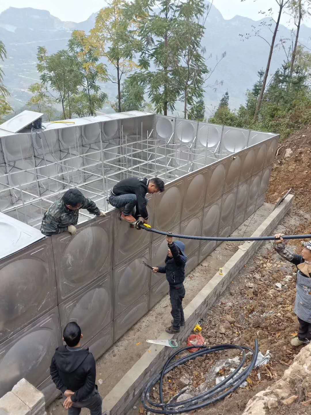 蚌埠不锈钢水箱厂家价格 焊接保温水箱304组合消防水箱定制做 众杰新方形水箱 不锈钢方形水箱安装现场