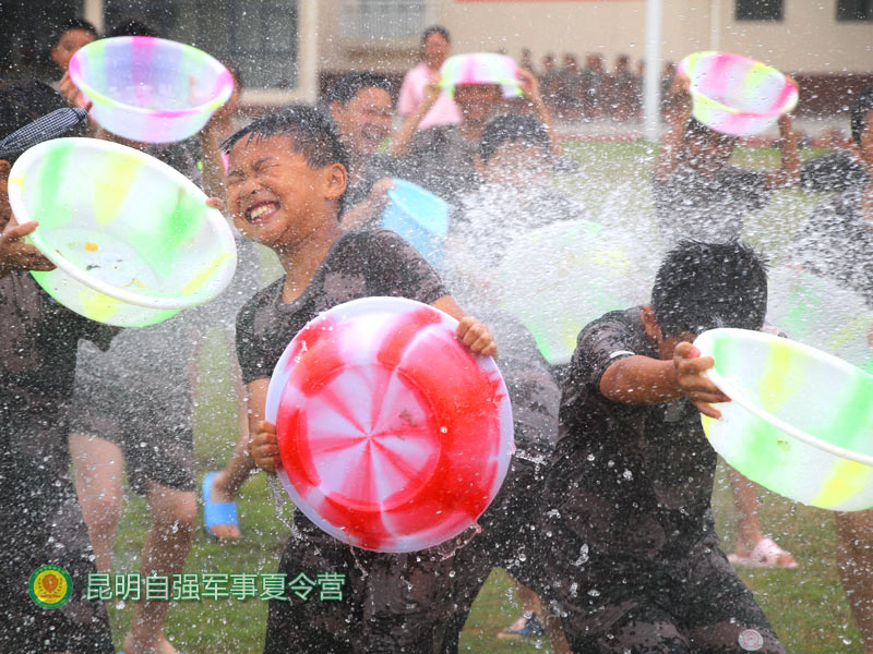 曲靖夏令营-少儿战狼夏令营独立自理