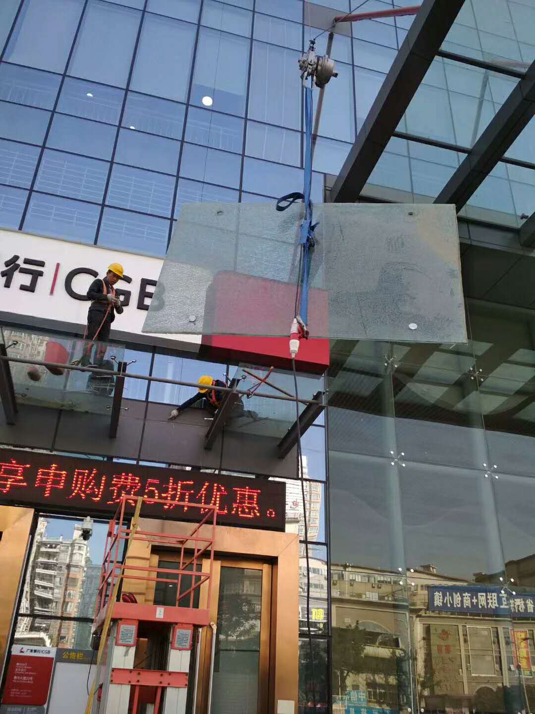 深圳龙华新区幕墙玻璃更换安装拆卸
