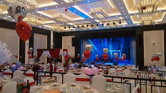 上海商务大酒店宴会厅安装全彩LED显示屏、酒楼宾馆门头招牌屏制作