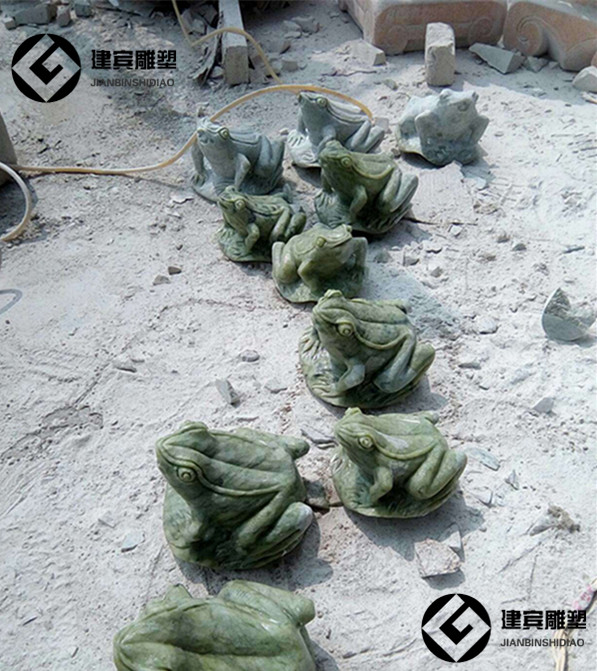 石雕青蛙大理石雕刻吐水青蛙雕塑