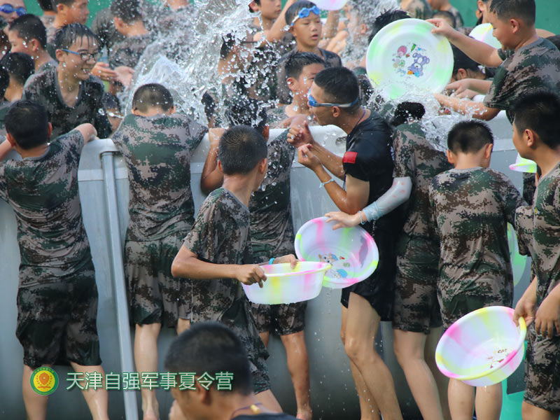 天津津南区小学生夏令营-军旅生活体验夏令营-自强培训