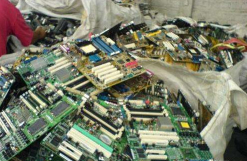 上海报废的电子材料仪器销毁-上海边角料线路板电子销毁