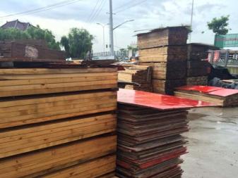 上海地区工地木材回收 工地电线废铁回收 建筑模板方木出售回收