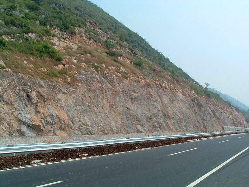 高速公路主动防护网是什么