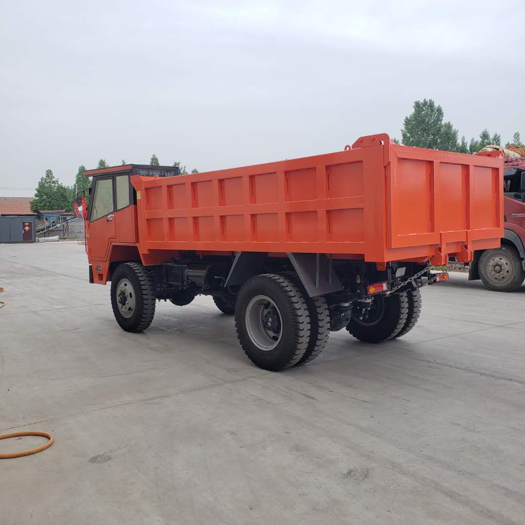 带KA标的平巷四不像车 载重4吨的地下出渣车