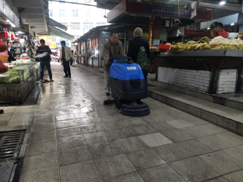 即洗即干型北海电动拖地机更受农贸市场青睐