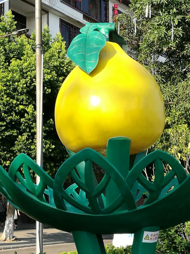 梅州大型仿真玻璃钢金柚雕塑模型成为梅县一个品牌形象而被熟知