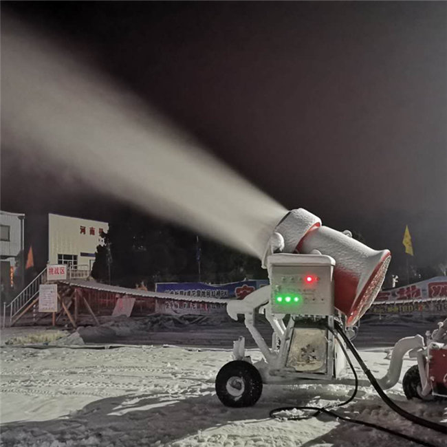 3000平滑雪场筹建成本 诺泰克造雪机设备价格
